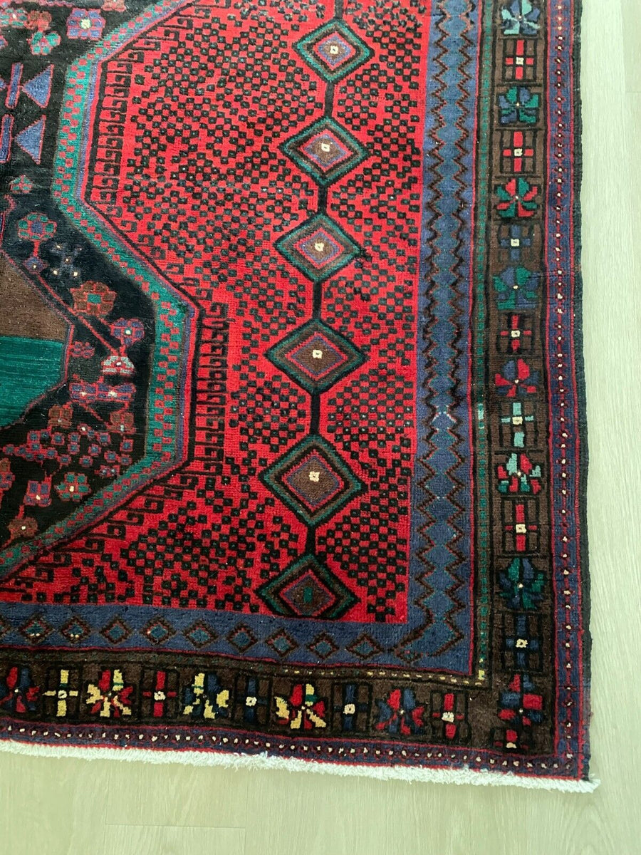 Fine Persian Shiraz Rug - Hand-Knotted