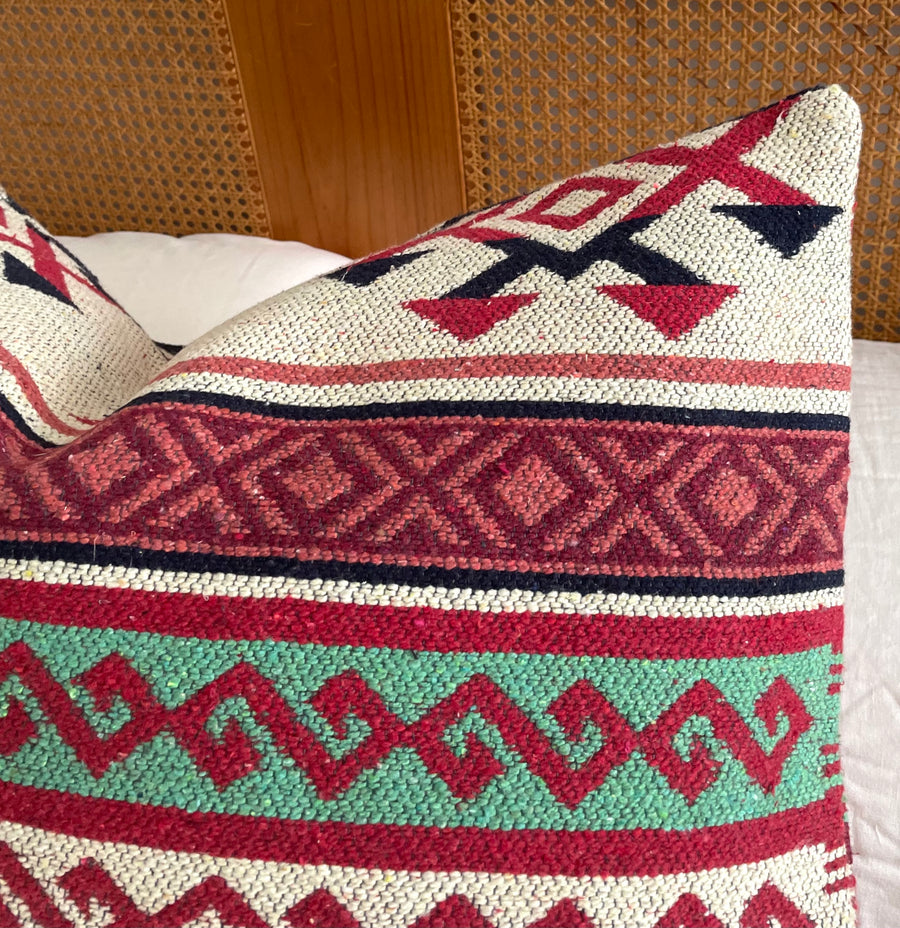 Zora | Kilim cushion