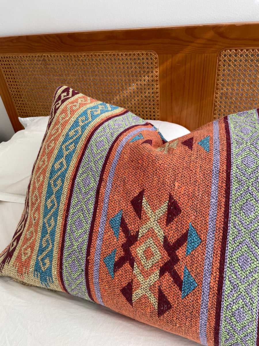 Berber Bliss | Kilim cushion