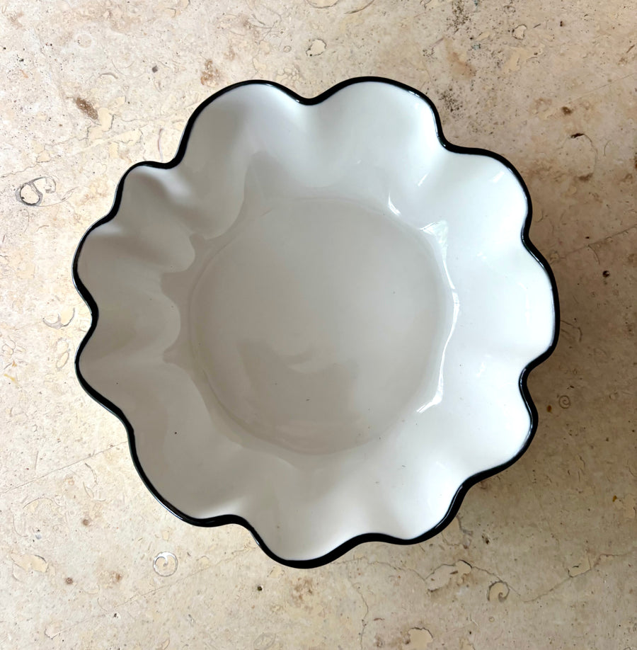 Winslow Ceramic wavy Bowl | 24cm