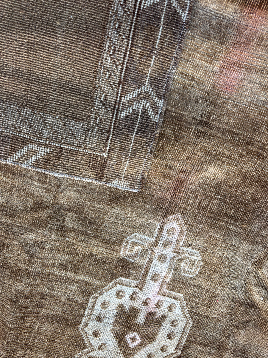 Oushak vintage rug | Earth