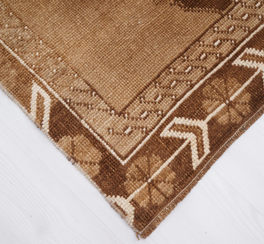 Oushak vintage rug | Earth
