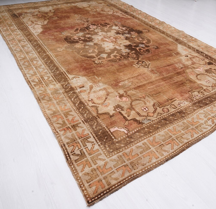 Oushak vintage rug | Desert Pastels