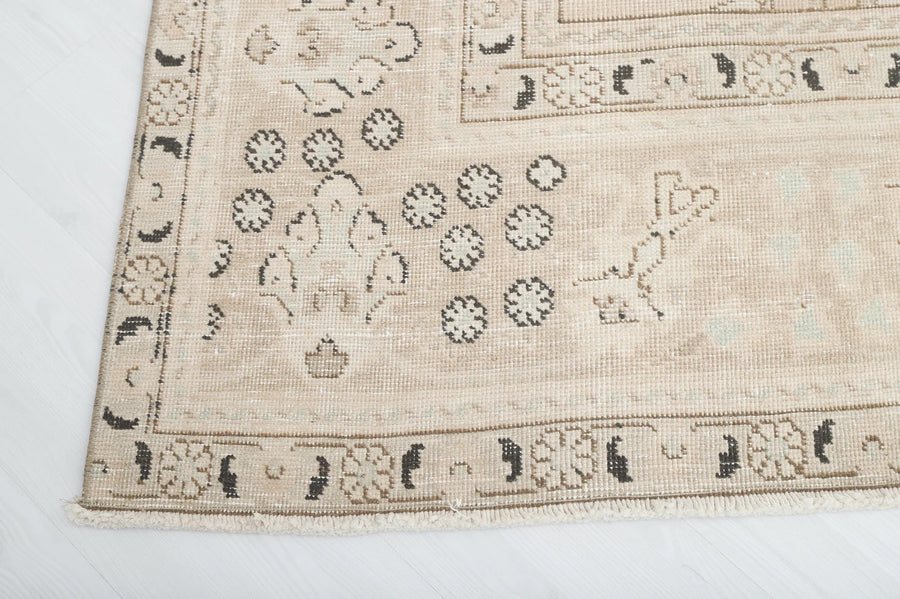 Turkish Beige vintage rug | XL