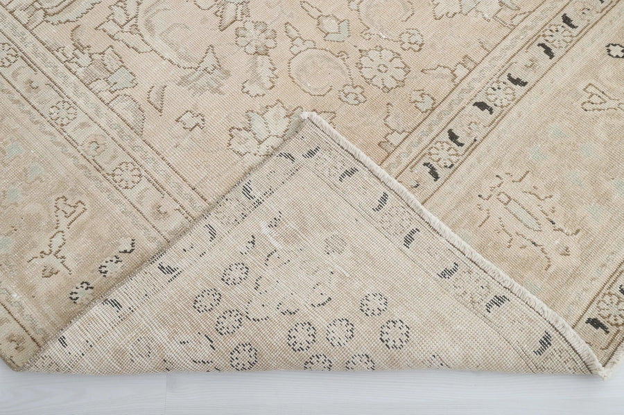 Turkish Beige vintage rug | XL