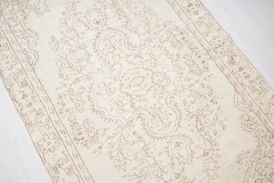 Creamy Turkish vintage rug