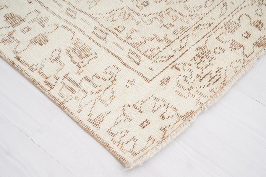 Creamy Turkish vintage rug